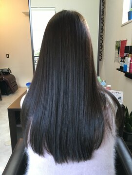 エミューヘアー(emu hair) ツヤ髪ロング 透明感 ストレート