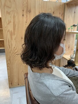 アドラーブル 長岡新保店(adorable) 【抜け感ウェーブ】 オリーブグレージュ　20代30代40代