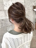 ゴエム(goem)&nbsp;ハイライト　ゆるローポニーテールアレンジ