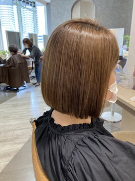 ジュール ドゥJour doux 明るく艶感のある大人ハイトーン