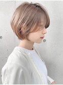 薄めバングモテ髪エアリーカールショートボブアッシュベージュ