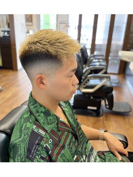 ブラッシュヘア(BRUSH HAIR) FADE×BLEACH