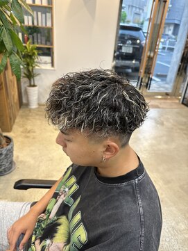 リット(lit.) ブルーブラック/スペインカール/スパイキーショート/守谷