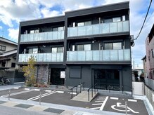 キチ(kiti)の雰囲気（外観(向かって右側)  駐車場は3番4番をご利用ください◎）