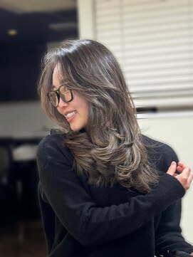 エッセンザ 梅田(ESSENZA) 海外ヘア ハイライト 海外レイヤーカット