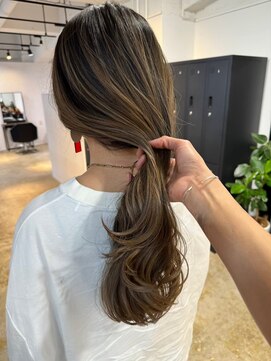 メリー オオサカ(Merly Osaka) くくっても可愛い中明度バレイヤージュ