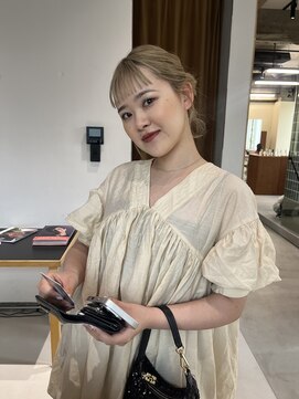 ロールアップスリーブス(ROLL UP SLEEVES) 前髪・後れ毛カット