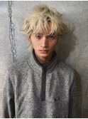 MEN’S HAIR/サーフカール/刈り上げセンターパート/ブリーチ