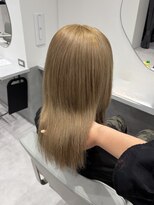 ヴィヒタ 川越 本川越(VIHTA.)&nbsp;透明感ブリーチカラーミルクティーベージュレイヤー川越本川越