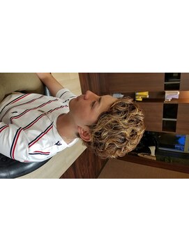 ブリリアントヘアー 下関長府(brilliant hair) ハイライトとパーマで立体感♪