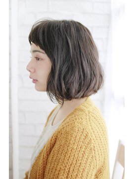 フォーハウス プラスエヌ(FOURHAUS +n) 20代30代40代　ゆるカールショートバング【草津】