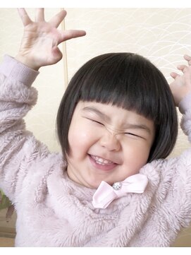 ピエドプールポッシュ(PiED DE POULE POCHE) オン眉短めボブ