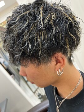 アールモンドヘア新世界 北見】＃ツイスパ＃メンズパーマ＃ハイライト