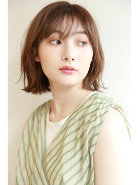 エクリ(equri×SHISEIDO) 透明感カラー×外はねボブ