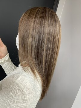 ウィクシーミミ 栄矢場町店(wixy mimi) 白髪ぼかしハイライト