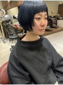 オン眉ボブ