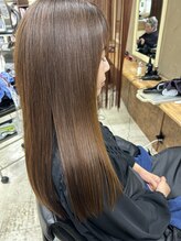 お客様の髪質に合わせたトリートメントを、多種取り揃えています