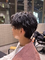 刈り上げセンターパートサーフカール波巻きツイストスパイラル