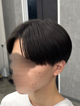 フイ 新宿3丁目(Hui) フェザーパーマ/グレーブルーカラー／刈り上げショートパンク