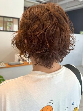 イン(in.) 【34.ショートカット・ボブ×パーマ】白髪染め・メンズカットも