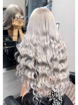 エミーバイモアムー(Emmie byMoremuu) 【Ryuki】ホワイトシルバー