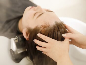 シーン 読売ランド前(SCENE)の写真/心地良いマッサージに癒されながら頭皮をケア♪疲れや肩の凝りを解す癒し空間で至福のひと時をご提供*