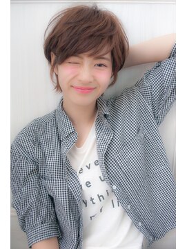 クラン(clan) clan<ナチュラルガーリーショート×オークルブラウン>