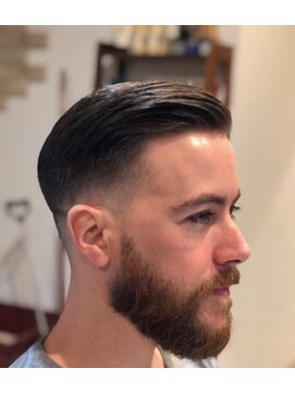 バーバーショップ レガロ(REGALO) 8:2分けフェードカット