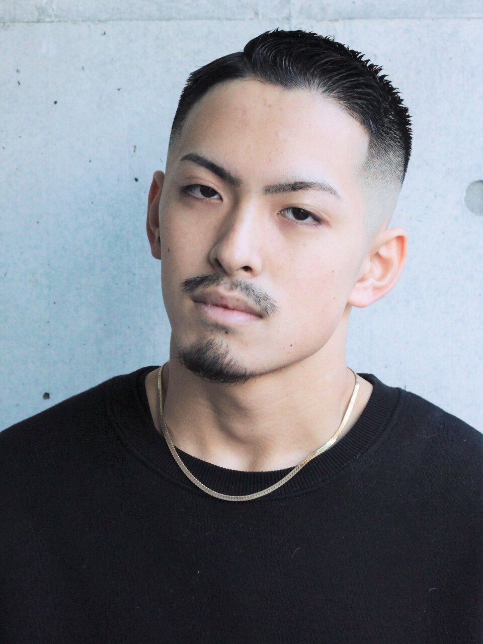 短髪フェードカット七三スタイル メンズ：L098680675｜ガズル
