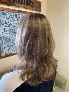 ダモ(DAMO) ミディアムボブ