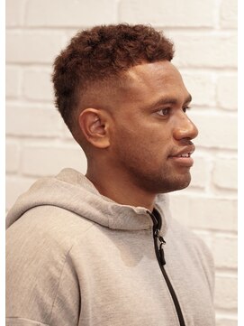 ローカルボンドカットクラブ(LOCAL BOND CUT CLUB) FADE CUT　フェードカット