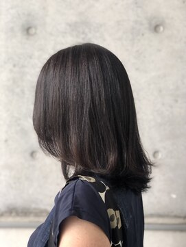 シェリ ヘアーアンドメイク(Cherie hair＆make) ローレイヤーでまとまりと軽さのあるミディアム