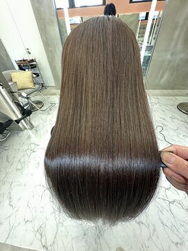 ロンドルーチェ 心斎橋(Lond luce) ダークアッシュ/ミディアムレイヤーカット［髪質改善/縮毛矯正］