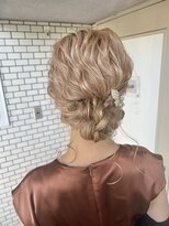 アップスタイル　ヘアセット　お呼ばれヘア