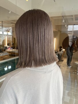 リーファ(reefur) 小顔似合わせ切りっぱなしボブ・ベージュカラー