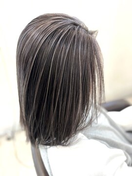 ヘアーサロン イルア 北越谷(hair salon I'LUNA) シルバーハイライト