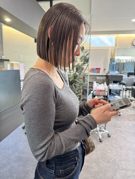 ケンジ 横浜(KENJE) オリーブベージュ/切りっぱなしボブ/ダブルカラー