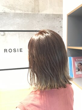 ロージー(ROSIE) 外はねボブ×アッシュベージュ