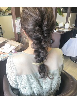 ソラシア solacia ヘアーメイク 編みおろしスタイル