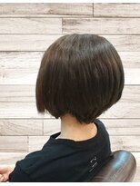 アクアヴィタエ(Aqua vitae)&nbsp;40代、50代グレーカラーショートスタイル