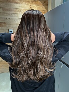 ベイショア(Bay Shore NY) ハイライトカラーシルキーベージュミルクティーアッシュ