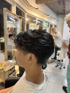 アイズ 海老名(AIZU) センターパート　カルマパーマ　ニュアンスパーマ