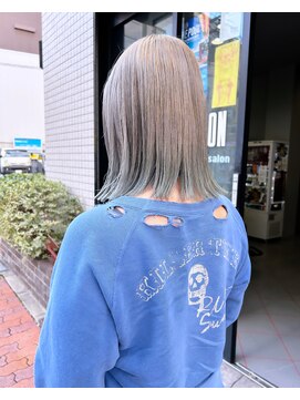 ダニーコウベ(Danny kobe) グレージュ裾カラー