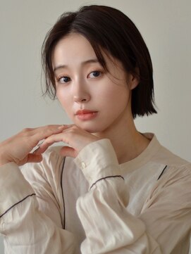 シーン(SCENE) センターパート　外ハネボブ　アッシュカラー【天神/今泉】