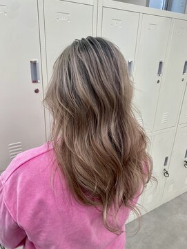 ヘアサロン ドット トウキョウ カラー 町田店(hair salon dot. tokyo color) ホワイトブロンド/外ハネボブ/ブルーブラック/ワイドバング/町田