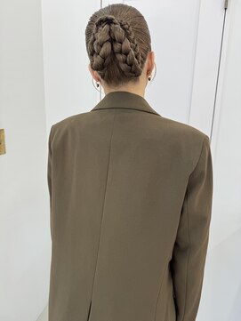 スヴニール(souvenir) タイトヘアアレンジ