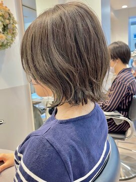 GRAFF 鎌倉 ショート ボブ  【グラフカマクラ】【3月下旬NEW OPEN（予定）】 ニュアンスカラー/アッシュオリーブ前下がりボブ【鎌倉】