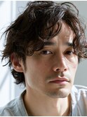 大人の清潔感を叶えるメンズ毛流れパーマ