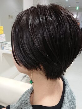 ヘアメイク マキア(HAIR MAKE MAQUIA)の写真/髪と頭皮に優しい《オーガニック白髪染め+カット¥5680》ダメージを極限まで抑えたグレイカラーで艶美髪に◇