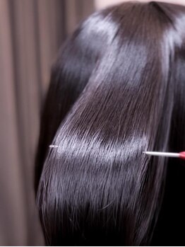 デサンジュ パリ 桑名(DESSANGE PARIS)の写真/【桑名駅徒歩7分】ケラスターゼ取扱い＊オーダーメイドケアで、より細かくあなたの髪のお悩みに応えます♪
